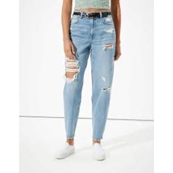 American Eagle Outfitters Denim - Women's Relaxed Mom American Eagle Jeans, Size 4, Light Blue